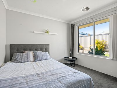 19 Calamocha Way, Piara Waters