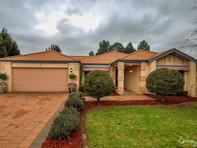 24 Pinehurst Avenue, Dubbo