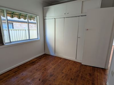 8 DONALD STREET, Picnic Point