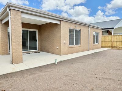 14 Farmingdale Street, Manor Lakes