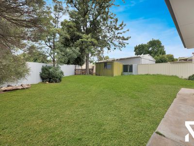 15 Carolan Crescent, Valley View