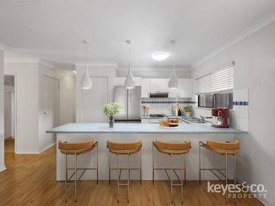 11 Redbank Court, Mount Louisa