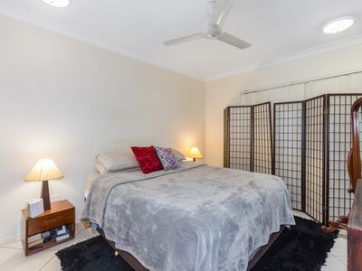 UNIT 27/18-30 SIR LESLIE THIESS DRIVE,, Townsville City
