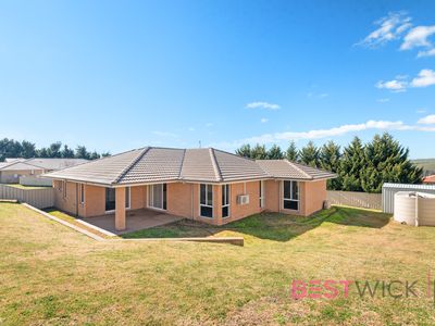 2 Lovejoy Avenue, Blayney