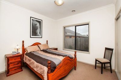 2 / 13 Walters Avenue, Airport West