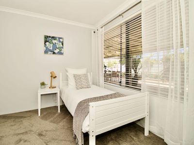 27 Holcombe Road , Warnbro