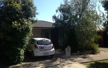 8 Mossman Street, Cranbourne
