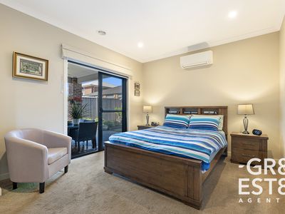 23 Nagle Crescent, Cranbourne West