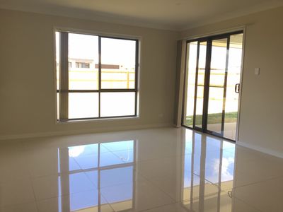 1 / 5 Corack Avenue, Cambooya