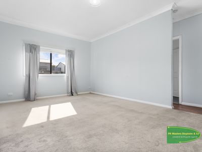 8 Moresby Way, West Bathurst