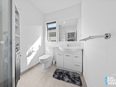 8 Success Place, Hampton Park