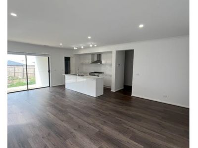 48 Madura Promenade, Mickleham