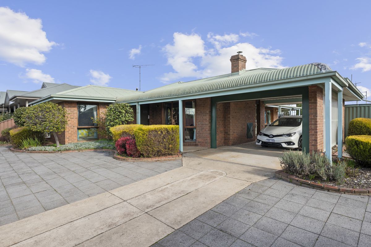 9 Club Court, Mansfield