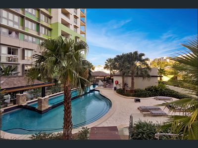 2205 / 10 Trinity Street, Fortitude Valley