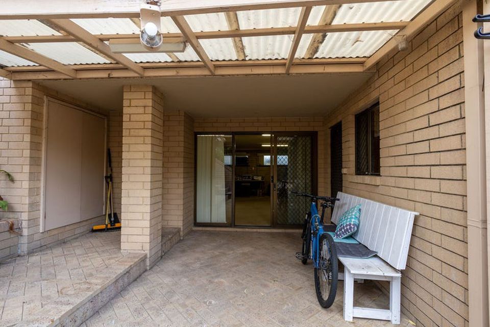 25 Liverpool Street , Shoalwater