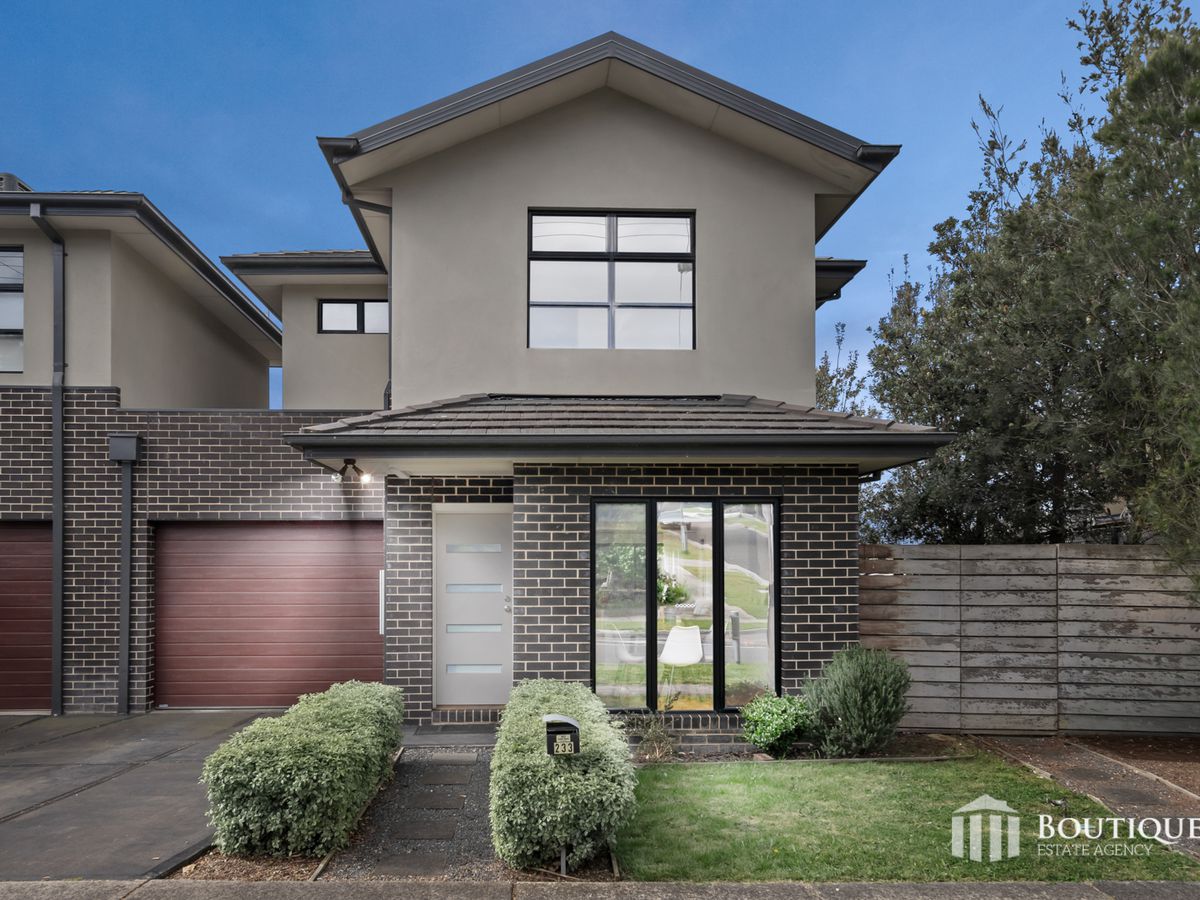 233 Outlook Drive , Dandenong North