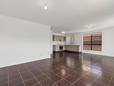 2 / 2 Holborow Street, Crookwell