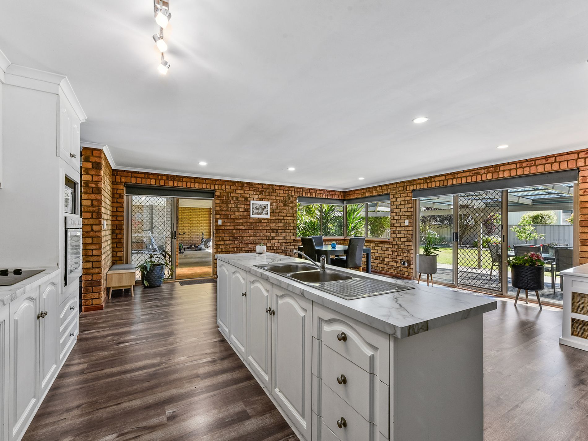 16 Third Street, Millicent