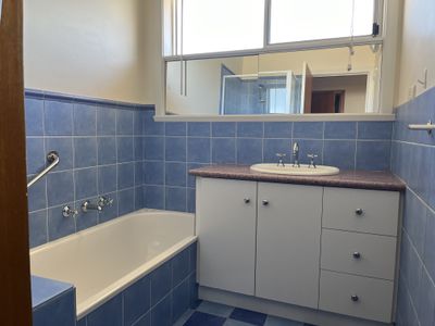 20 William Street, Leopold