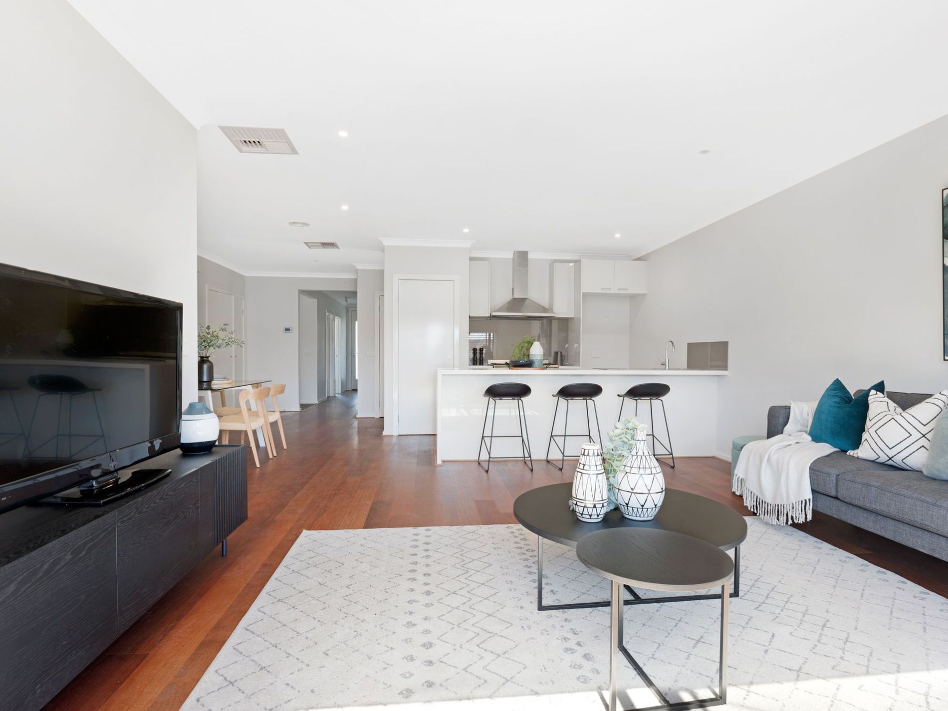 21 St Gwinear Lane, Cranbourne North