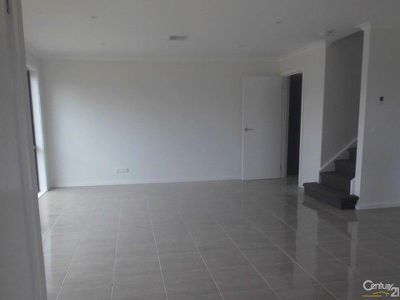 2 / 15 Liquidamber Street, Doveton