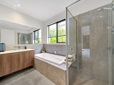 1 Tallrush Street, Clyde North