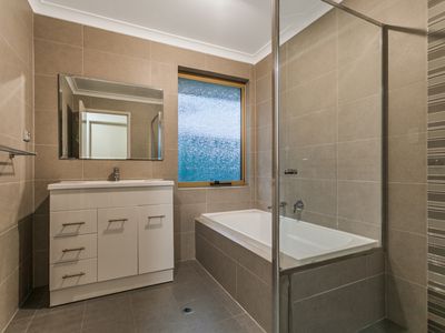 60 Whitfeld Terrace, Winthrop