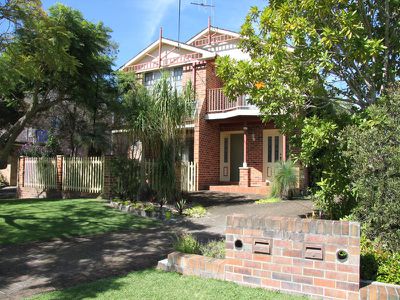2 / 10 Baird Street, Tuncurry