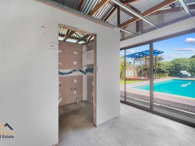 35 Hope Street, Red Head