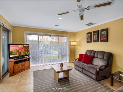 50 May Gibbs Crescent, Lynbrook