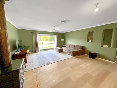 8 School Road, Forbes