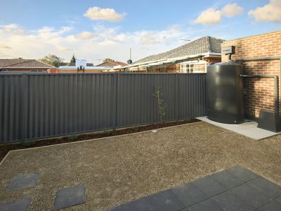 2/5 Bristol Road, Pascoe Vale