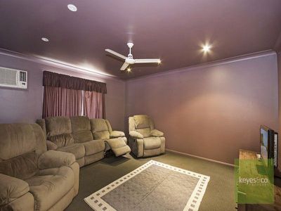 30 Sea Eagle Circuit, Douglas