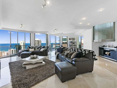 50 / 20 Cronin Avenue, Main Beach