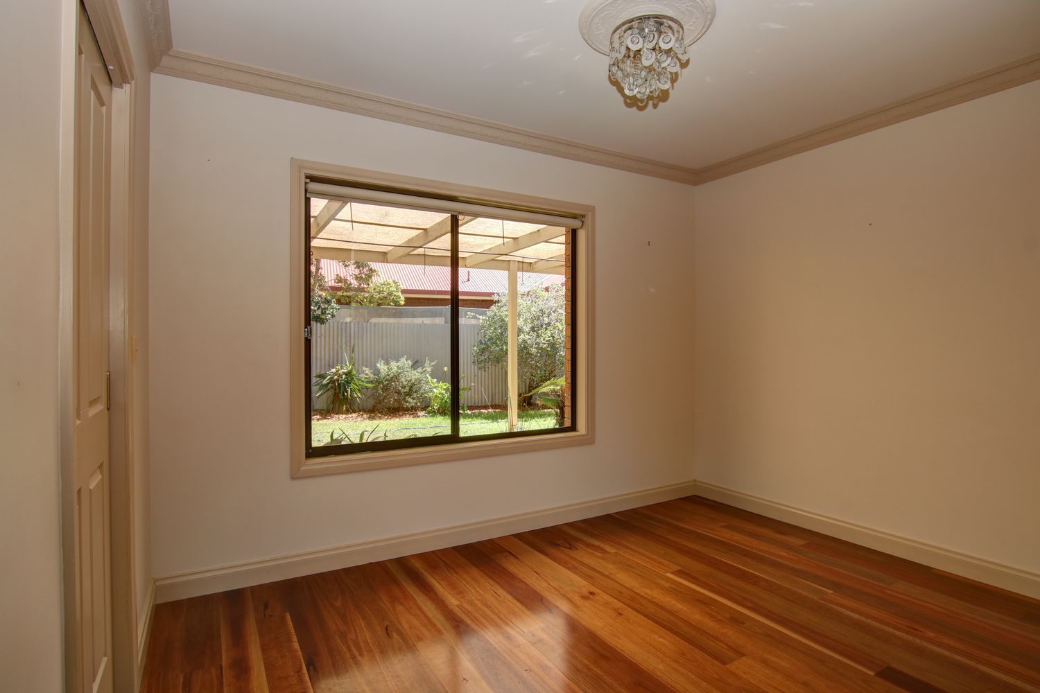 1 Harmer Court, Horsham