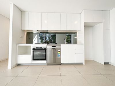 2Bed / 53 Nancarrow Ave, Meadowbank