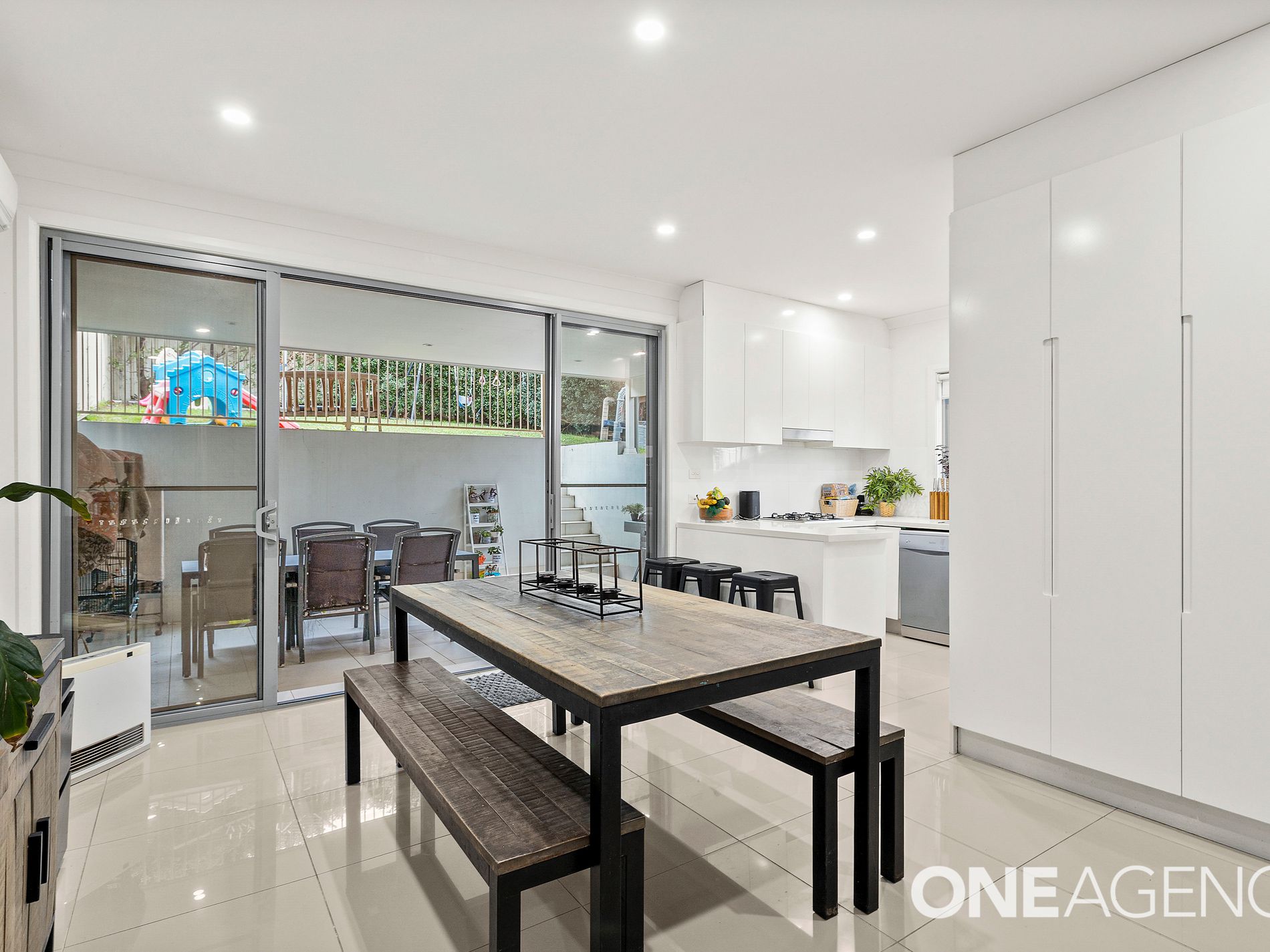 2 / 1 Backhouse Road, Lake Heights