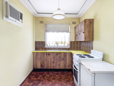 6 Croker Place, Guildford