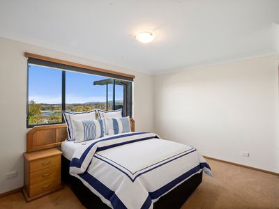 17 Canberra Crescent, Burrill Lake