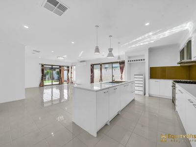 5 Swiss Way, Manor Lakes