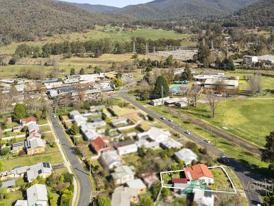 14 Lakeside Avenue, Mount Beauty