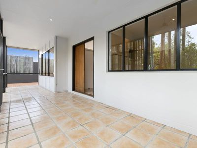 2 / 15 Doonella Street, Tewantin