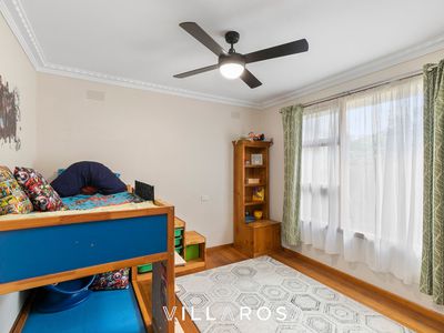 9 Glengarwyn Road, Leopold