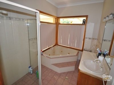10R Hillside Drive, Dubbo