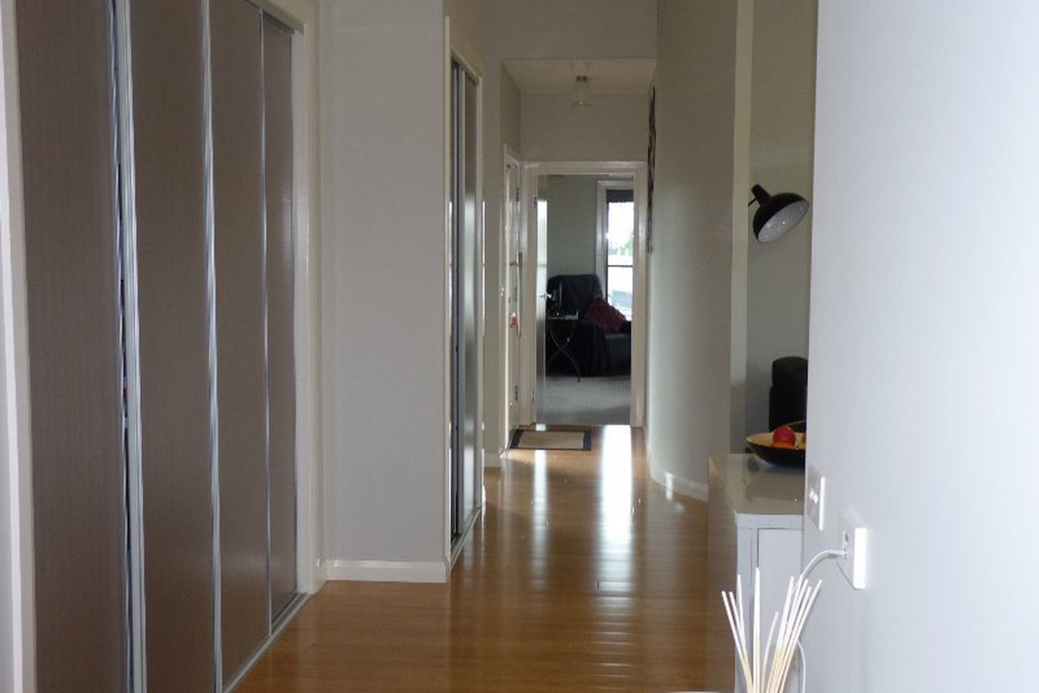 1 / 13 Deakin Court, Horsham