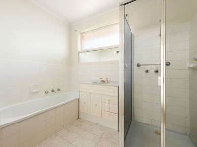 18 Worthing Avenue, Burwood East