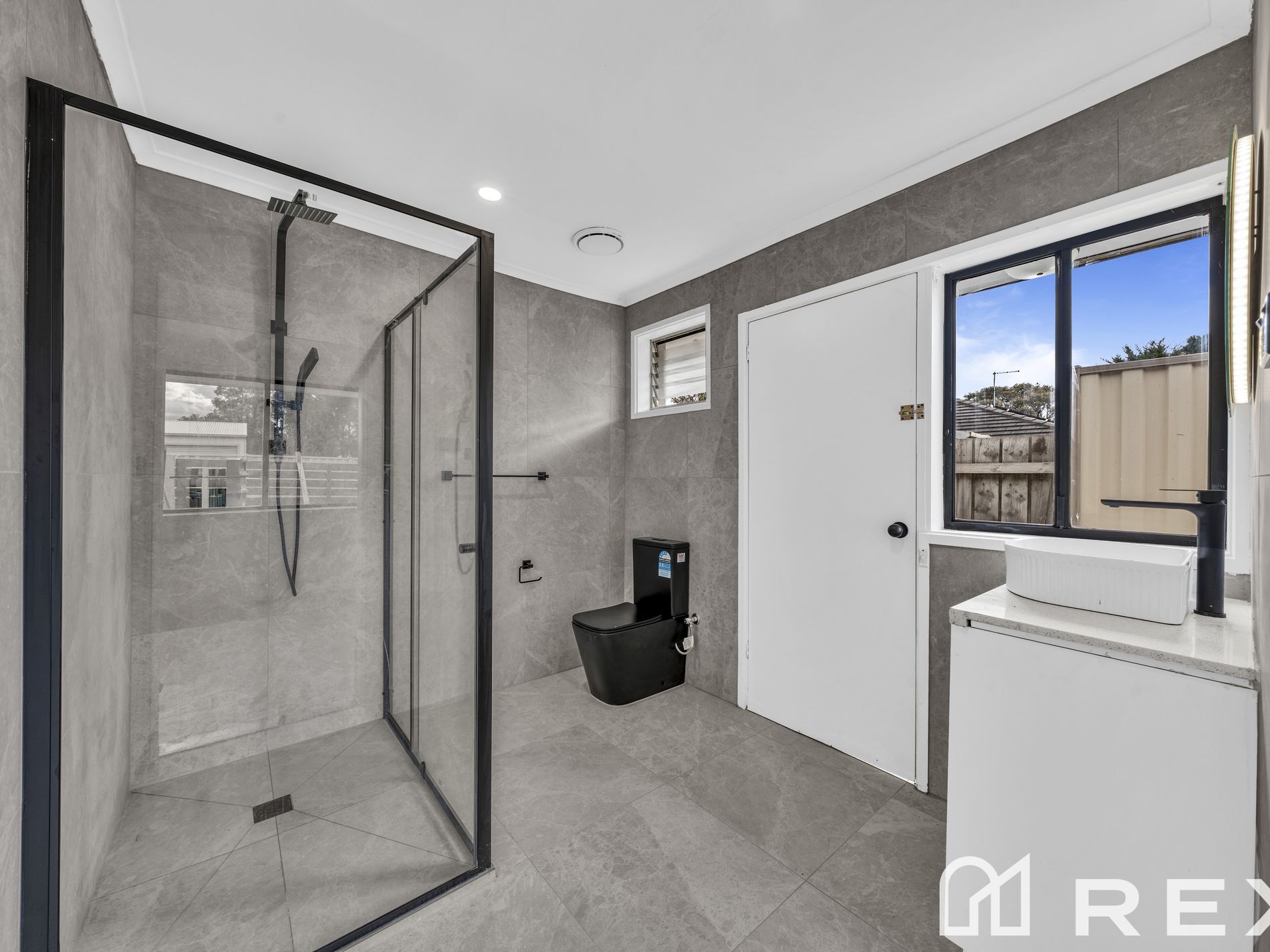 2 / 16-18 Heywood Crescent, Cranbourne North