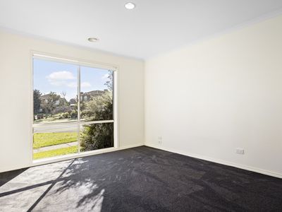 2 Kimbarra Drive, Berwick