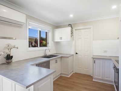 2 / 54 Pur Pur Avenue, Lake Illawarra