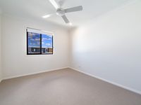 18 Mayfair Lane, Hope Island